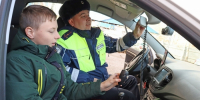 В Чесменском районе сотрудники полиции провели День открытых дверей для подрастающего поколения - Степные зори