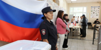 Полиция Чесменского района напоминает жителям муниципалитета о недопустимости нарушений правопорядка при посещении избирательных участков - Степные зори